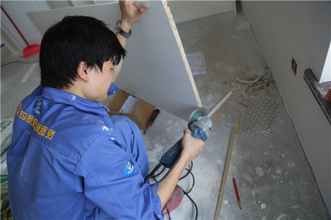 驚！一個核桃就能輕松解決家具維修問題