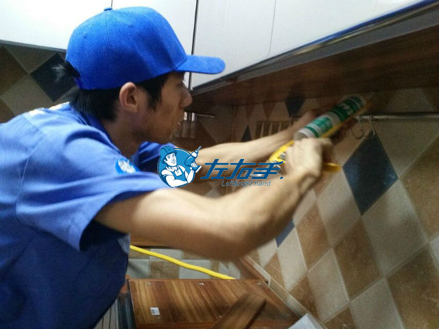 櫥柜安裝工多少錢(qián)一天？