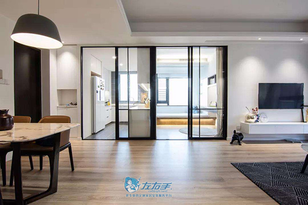 學會廚房玻璃推拉門安裝方法，讓廚房明亮又通透