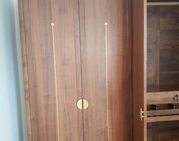 廣東實(shí)木家具整體櫥柜：實(shí)木家具=用實(shí)木做的家具？