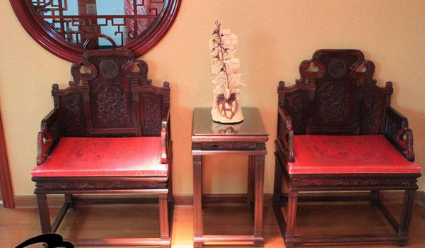 祁紫檀家具：睡紫檀，坐酸枝，紅木家具還有哪些講究？