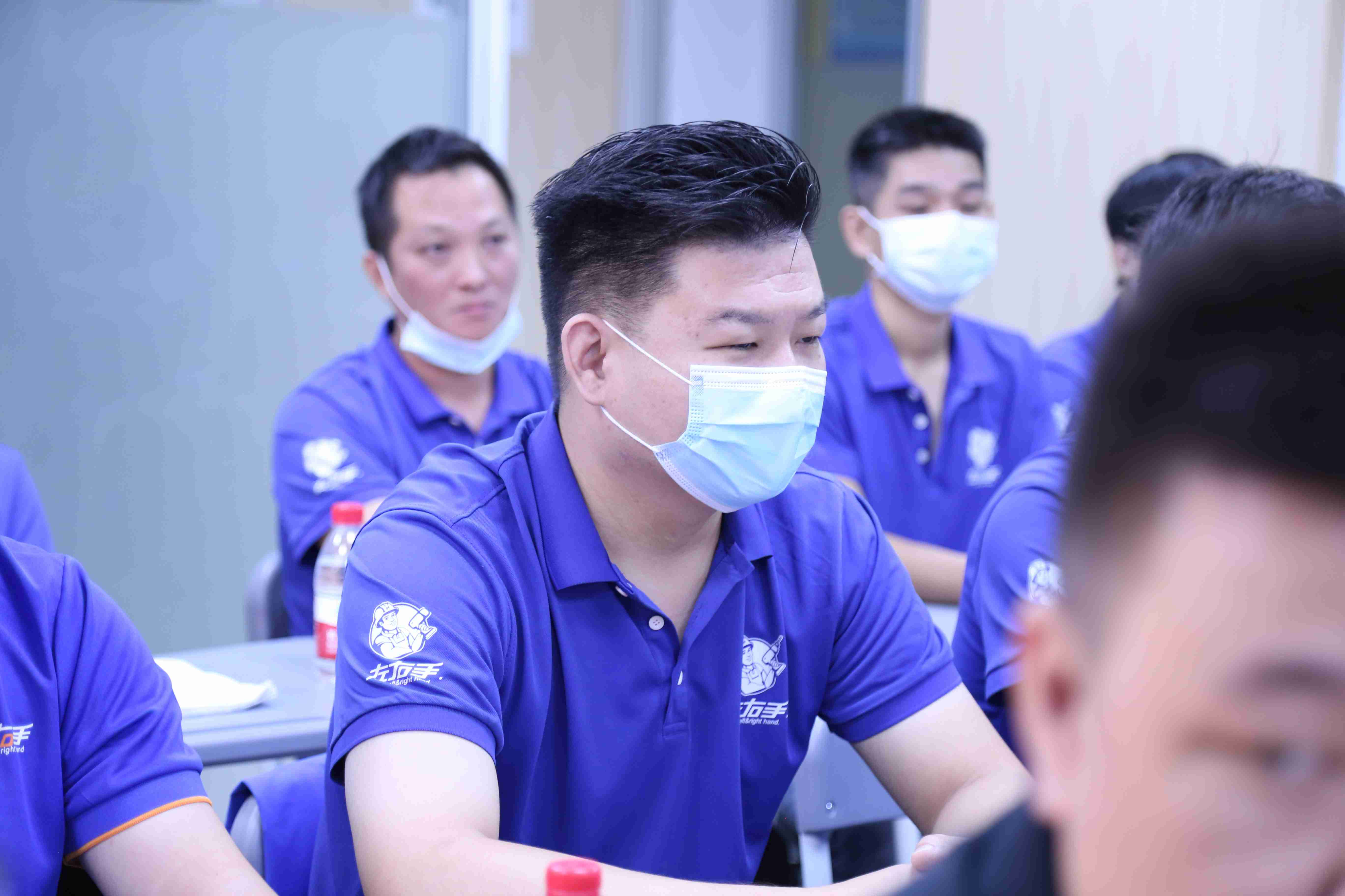 左右手深圳商學院畢業(yè)學員 左右手深圳商學院畢業(yè)學員